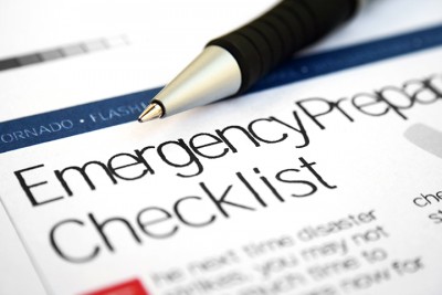 emergency checklist Mym8zIwO